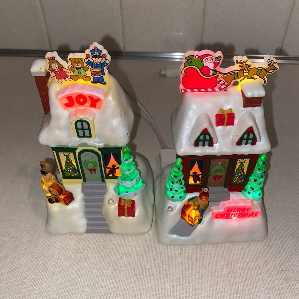 2009 Hallmark Caroling Cottages Merry Christmas & Joy Musical‎ Light Lot of 2